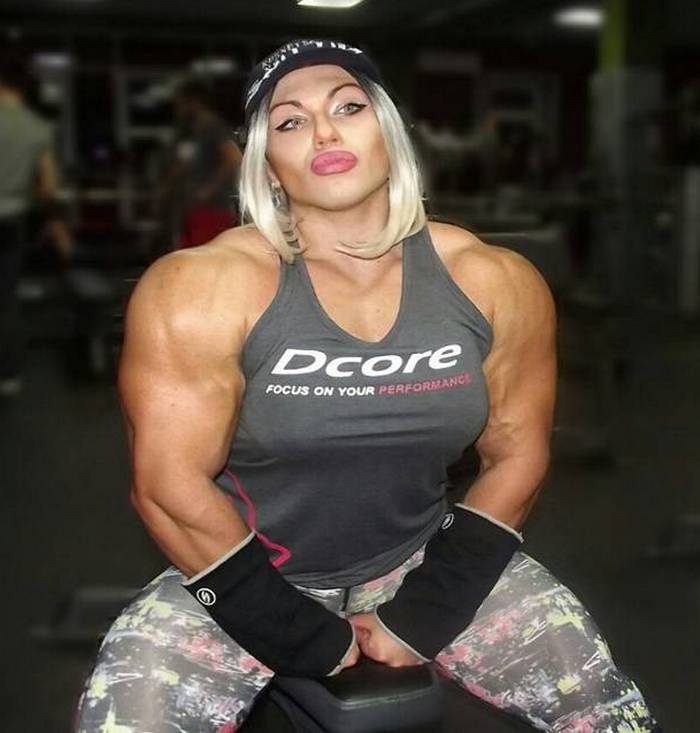 Female powerlifter gives smoking blowjob biceps