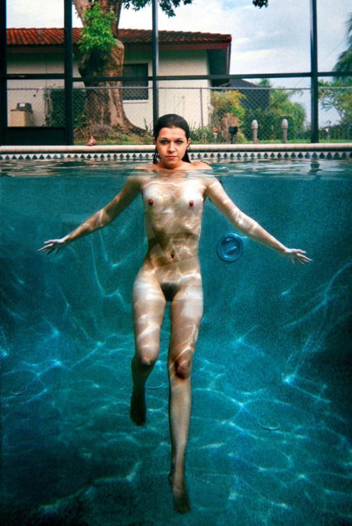 Beckinsale naked swimming girl butt haunted