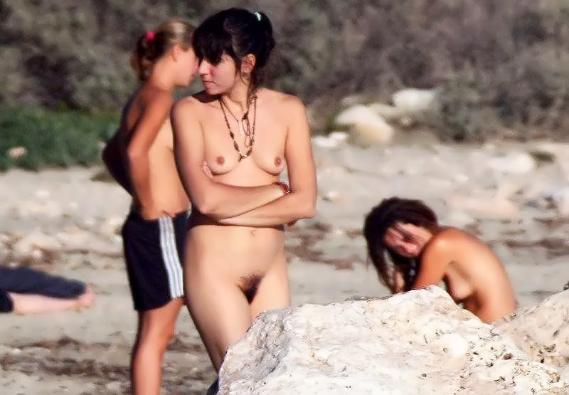 Teen exhibitionist girlfriend naked public beach photo