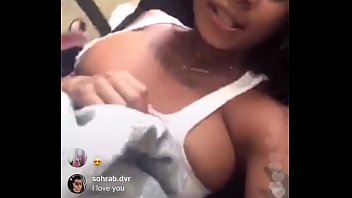 Ebony thot flashes tittys instagram live