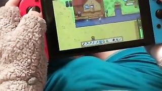 Poppy reccomend mommy distracts playing stardew valley
