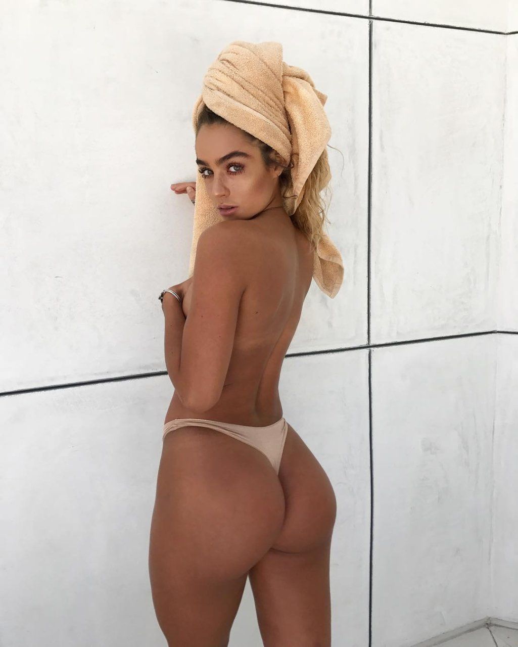 Sommer Ray fap challenge/ try not to cum challenge.